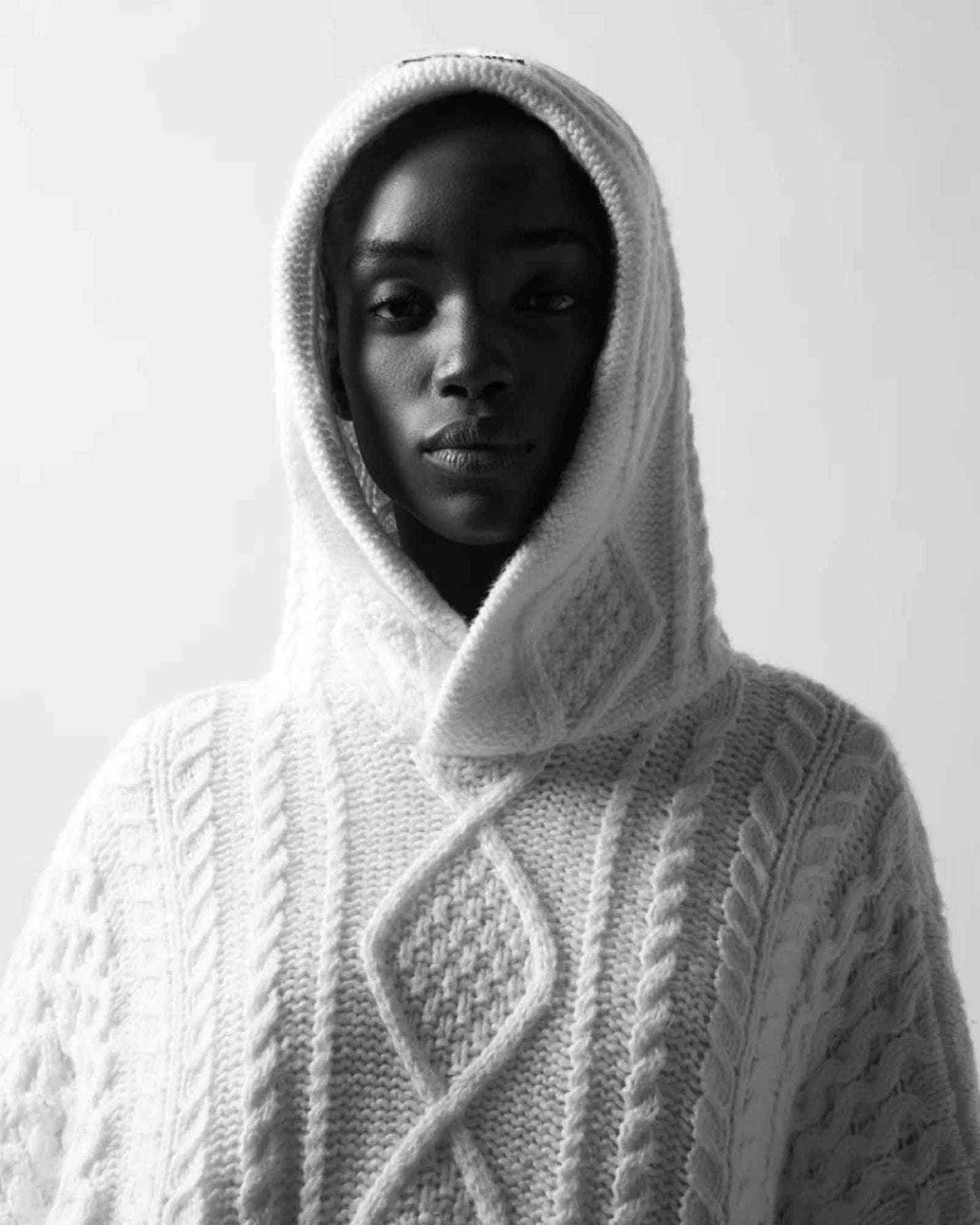CABLE KNIT HOODIE (ニットパーカー) Cloud Dancer