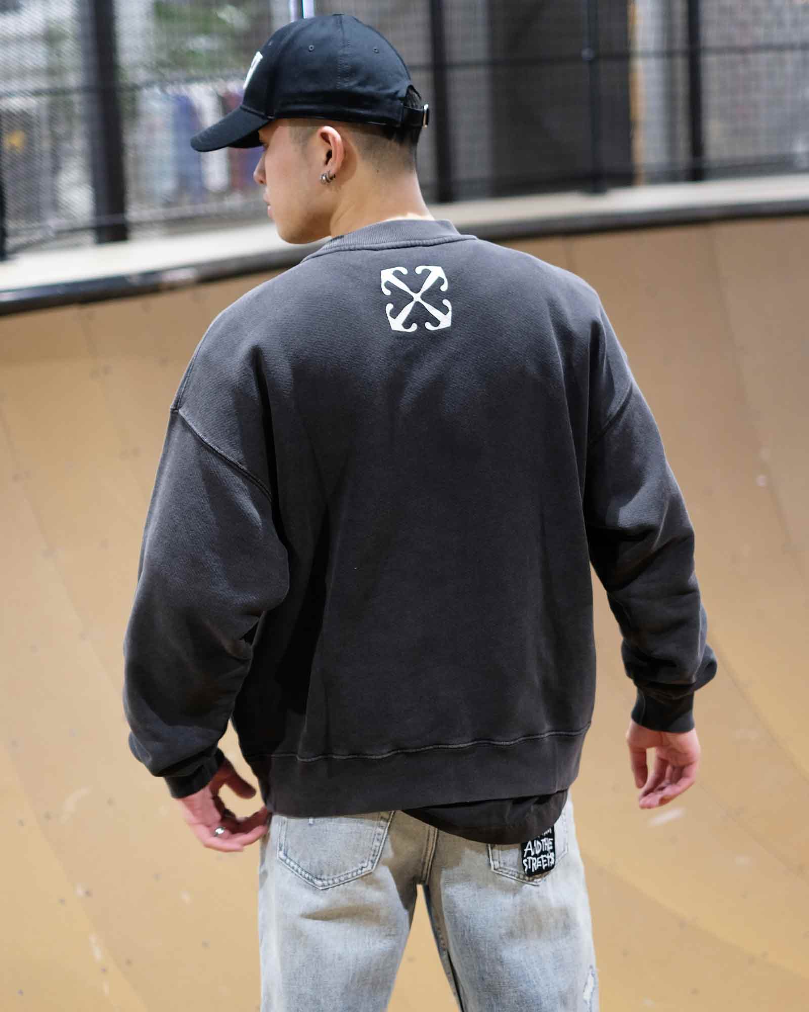 オフホワイト/S.MATTHEW SKATE CREWNECK/スウェット/BLACK MULTICOLO 