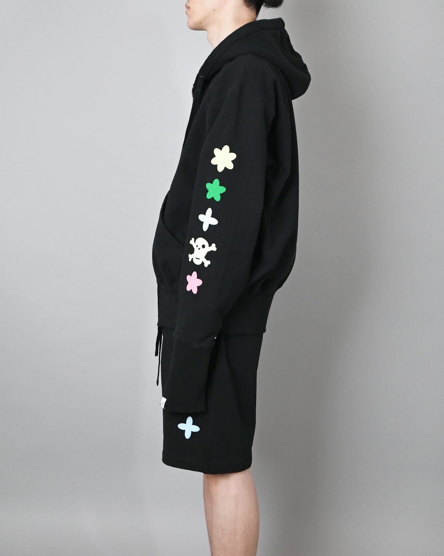 Zip Hoodie / BLACK