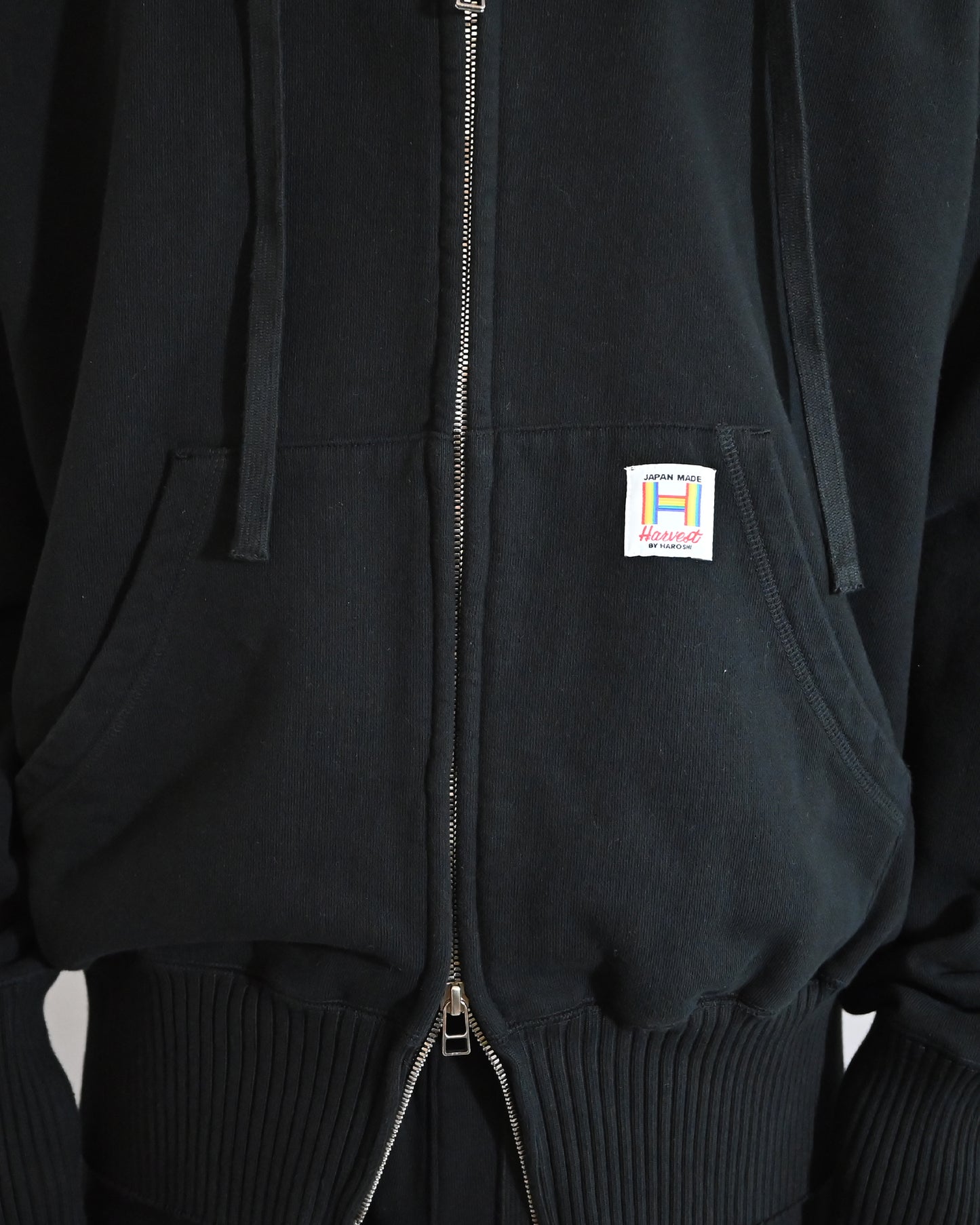 Zip Hoodie / BLACK