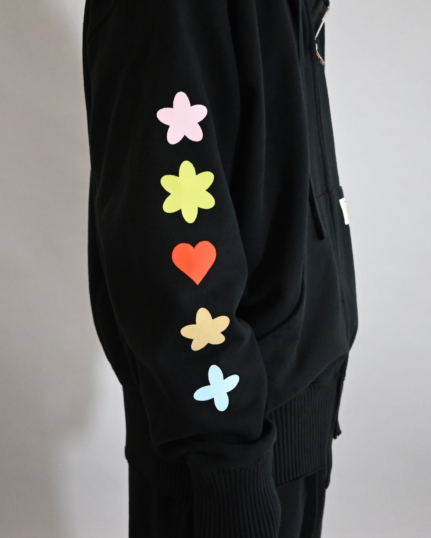 Zip Hoodie / BLACK