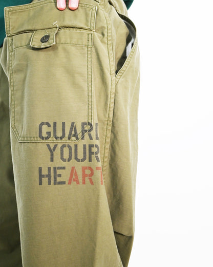 エモーショナリー アンアベイラブル/EU-YS1-0000-009/GUARD UR HEART PANTS/パンツ/OLIVE