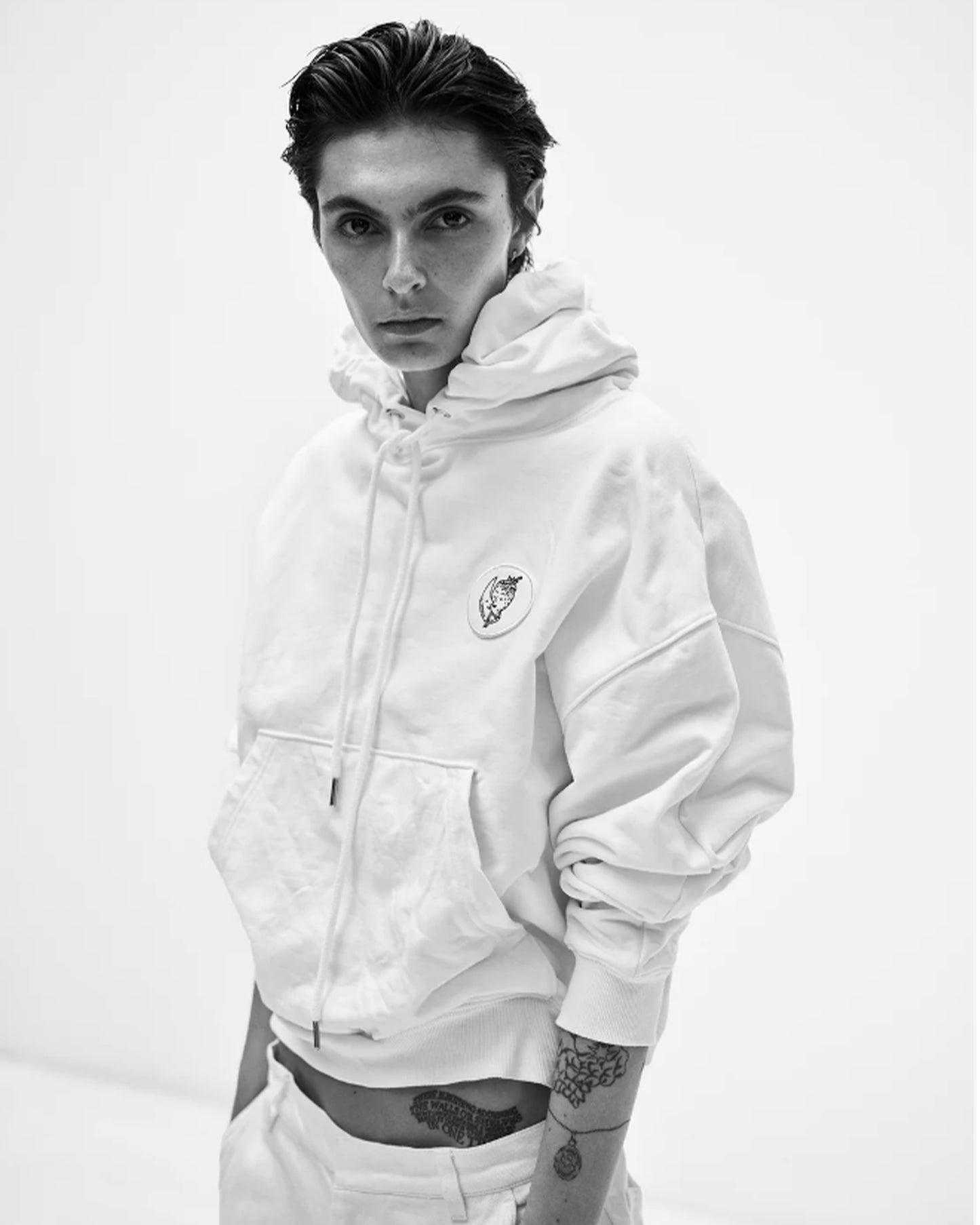 スカイ ハイ ファーム ワークウェア/ALASTAIR MCKIMM WORKWEAR HOODIE/プルオーバーパーカー/White