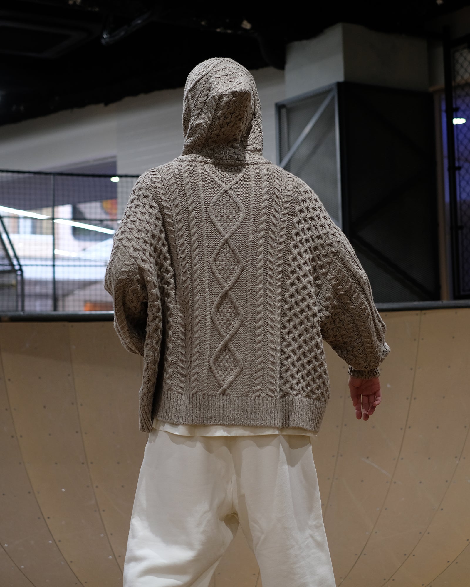 CABLE KNIT HOODIE (ニットパーカー) Core Heather