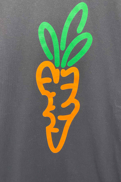 标志性胡萝卜 T 恤
